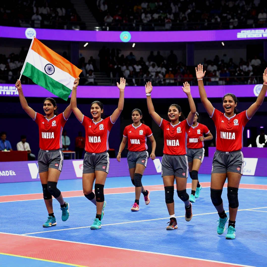 भारतीय क्रिकेट टीम ने सीरीज़ का पहला मुक़ाबला जीता: गेंदबाज़ों की धारदार वापसी और मध्यक्रम की संयमित पारी ने दिलाई जीत